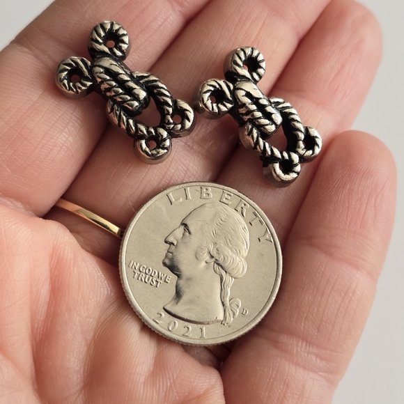 Vintage cufflinks hook and eye knot design Silver tone cable cuff links - Picture 7 of 7